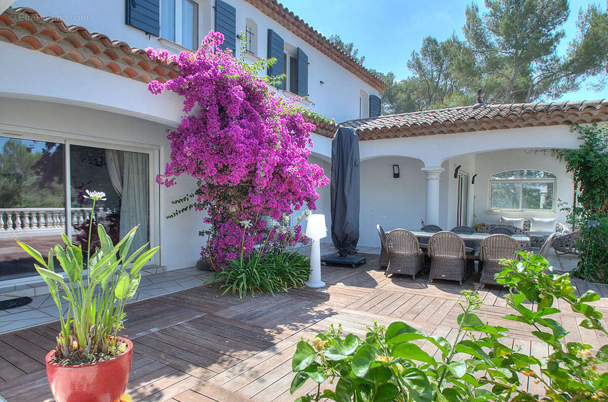 Villa grand terrain 7 pieces domaine securise  garage piscine a puget sur argens - photo 18