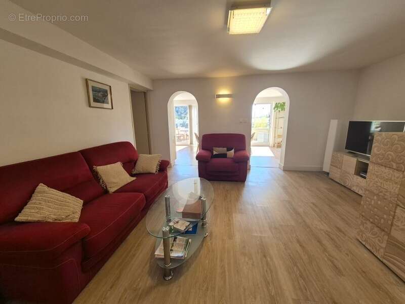 Maison à SOLLIES-TOUCAS