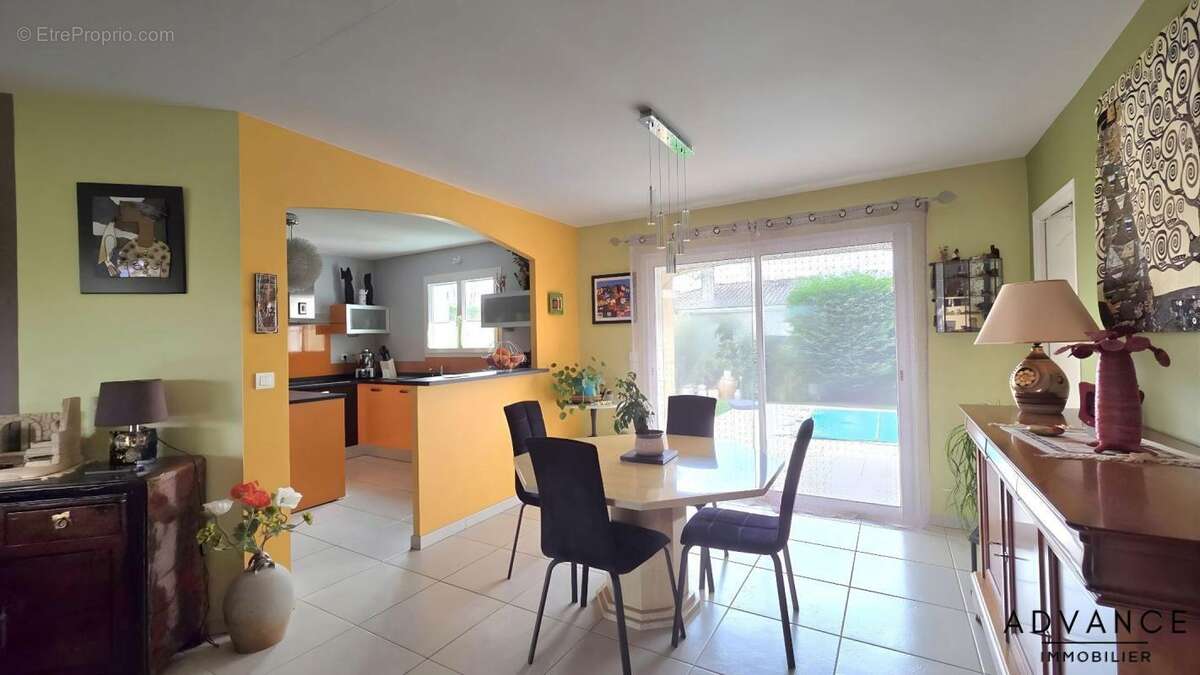 Maison à LA SALVETAT-SAINT-GILLES