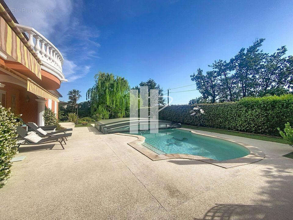 Maison à FREJUS