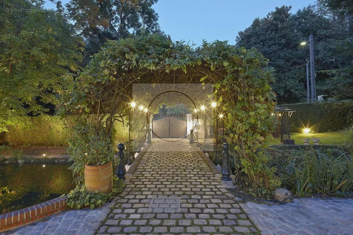 Maison à QUINCY-VOISINS