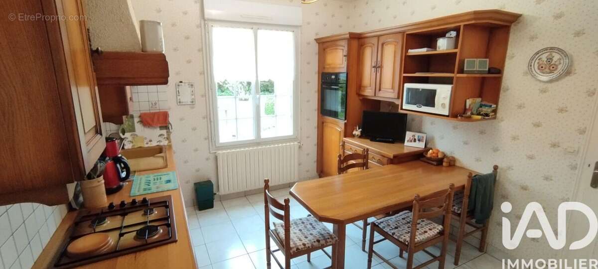 Maison 153 m² à Le Cloitre-Saint-Thegonnec  - photo 4