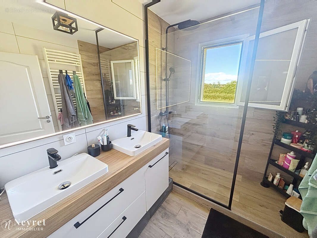 Appartement à VERNAISON