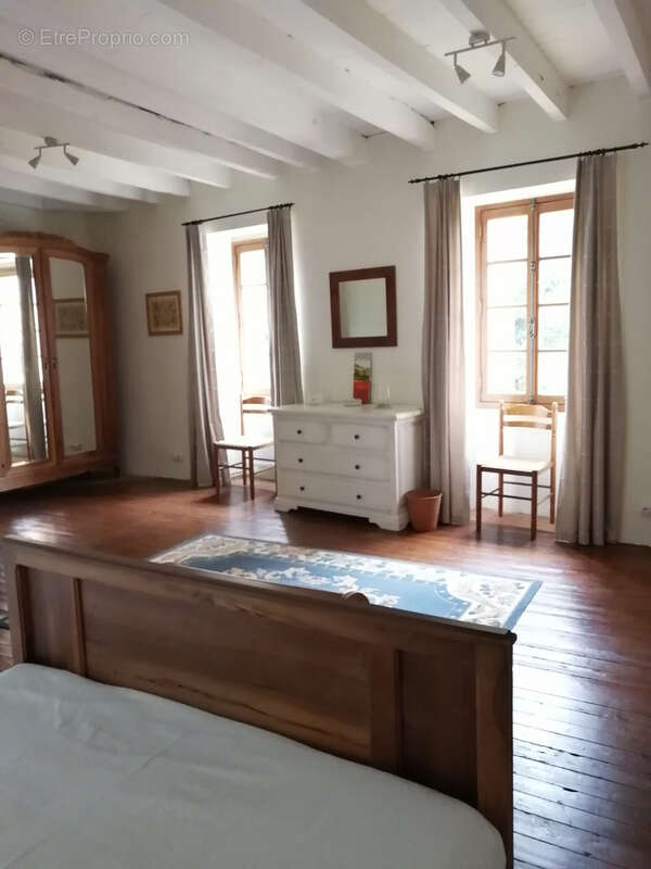 Maison à CAHUZAC-SUR-VERE