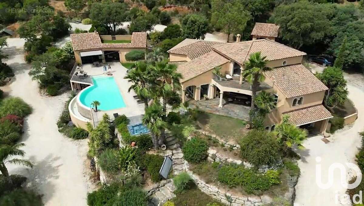 Photo 3 - Maison à BORMES-LES-MIMOSAS