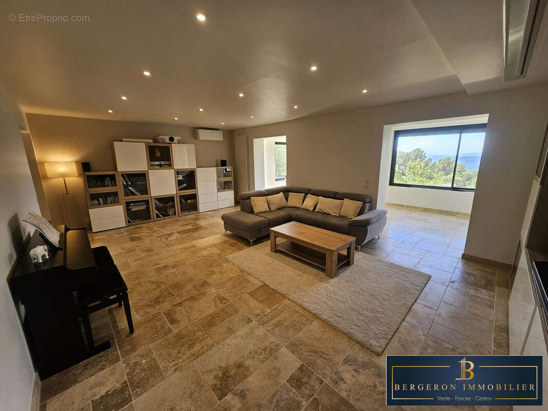 Séjour - Maison à CABRIS