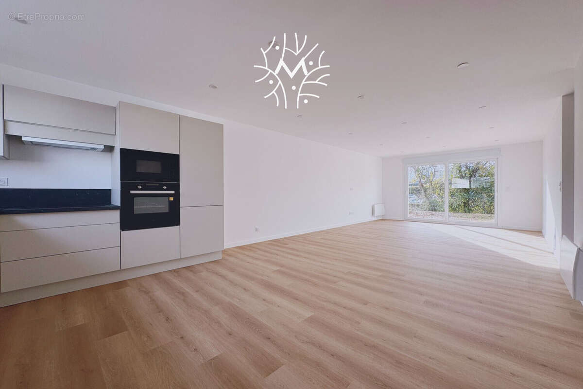 Maison à PRIX-LES-MEZIERES