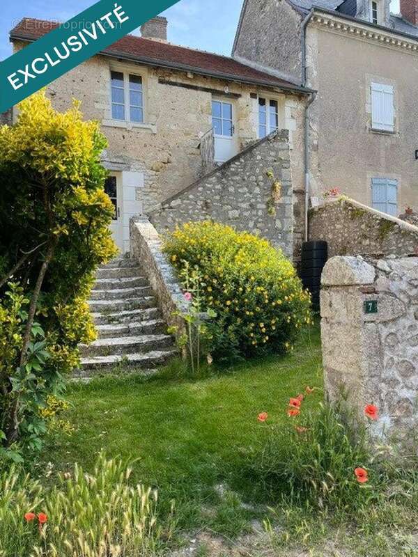 Photo 2 - Maison à VILLELOIN-COULANGE
