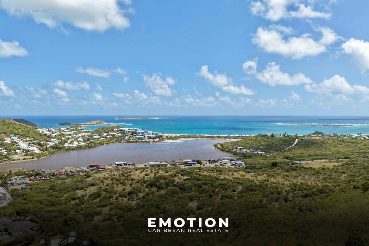 Terrain à SAINT-MARTIN