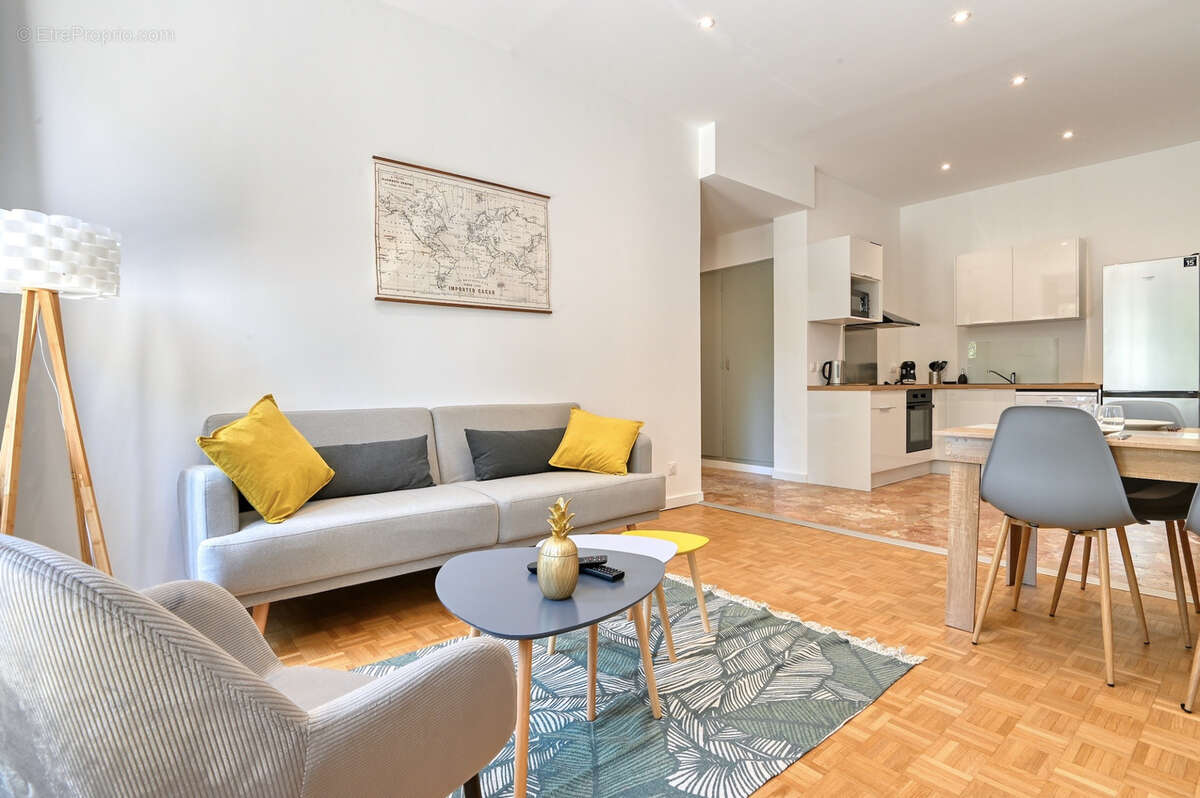 Appartement à MARSEILLE-4E