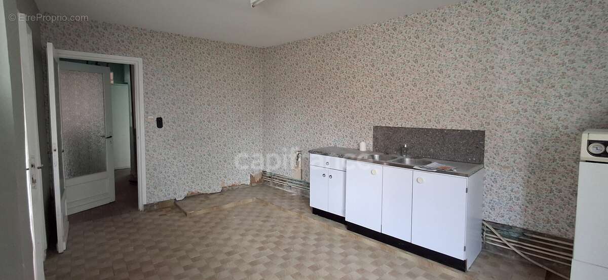 Maison à vendre 8 pièces ESTAIRES (59) - photo 2