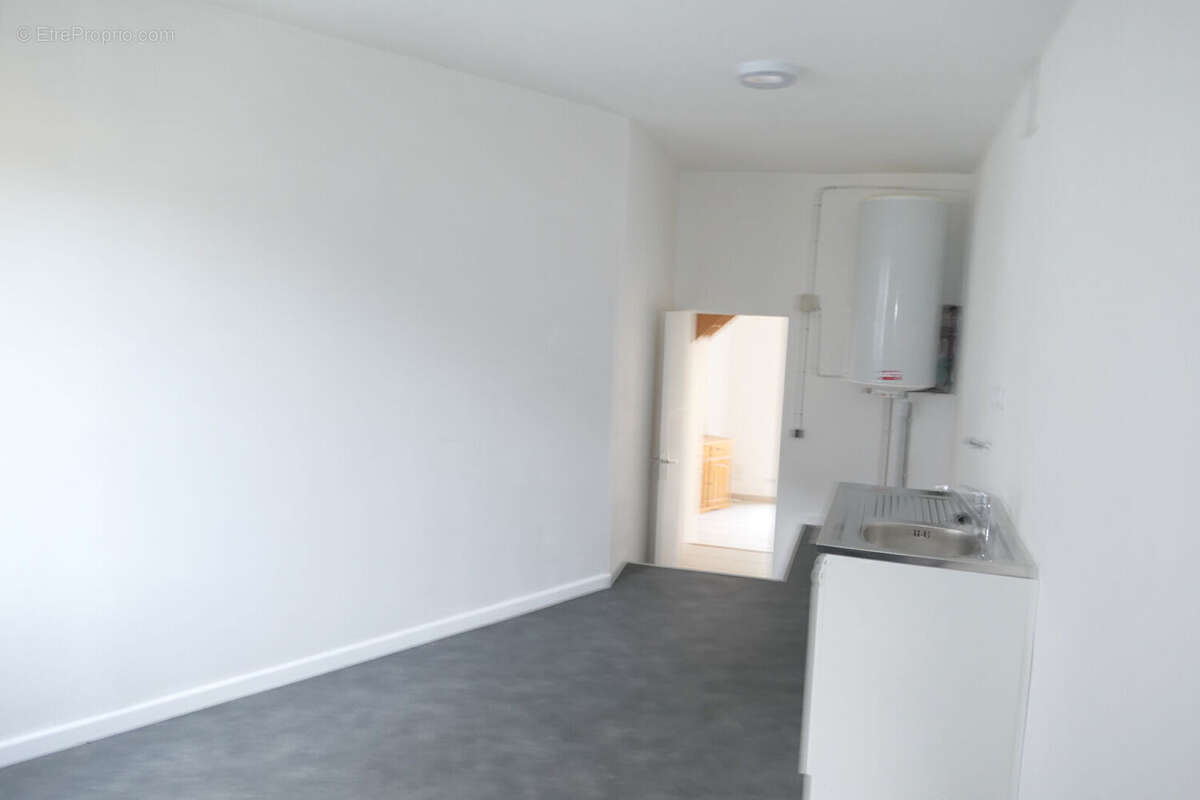 Maison à SAINT-CYR-DU-BAILLEUL