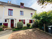 Maison à CHANTELOUP-LES-VIGNES