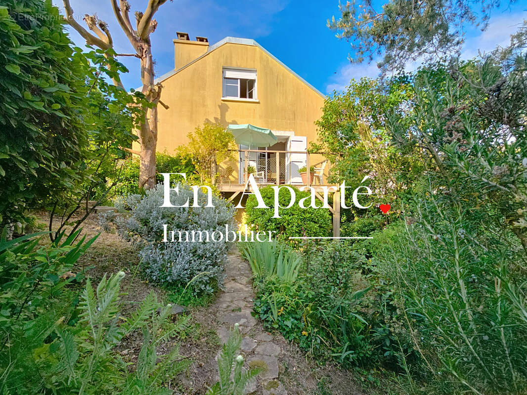 Maison à SAINT-PAIR-SUR-MER