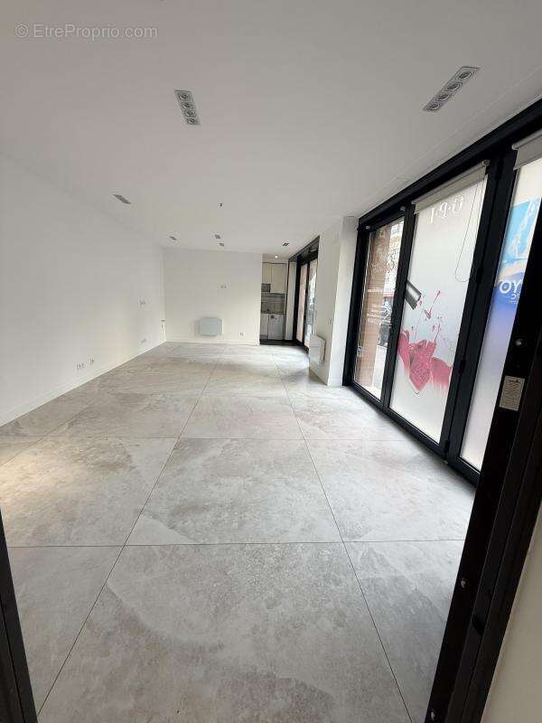 Commerce à ISSY-LES-MOULINEAUX