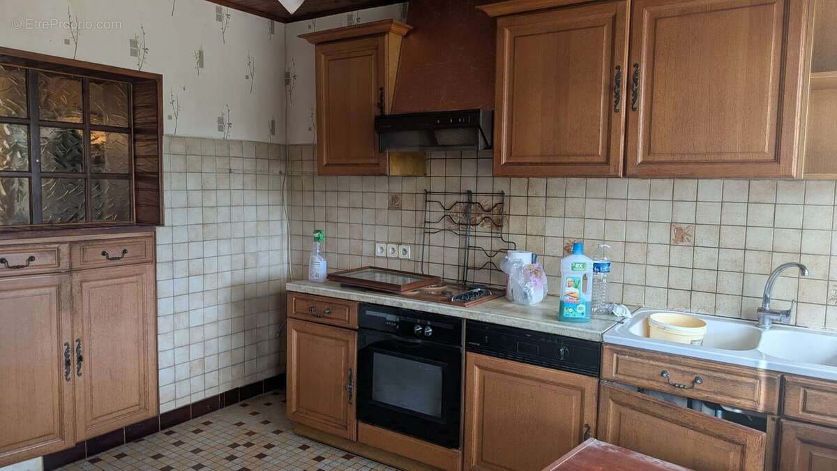 cuisine en l&#039;état - Maison à SAINT-MARTIN-DU-FOUILLOUX