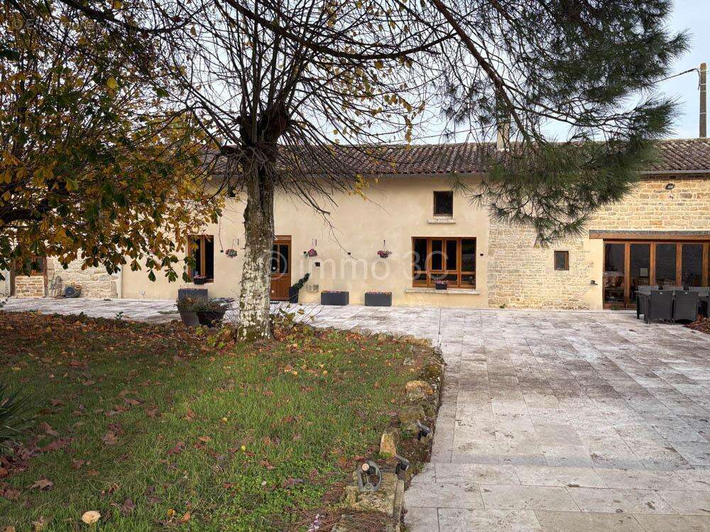 Maison à SAUZE-VAUSSAIS