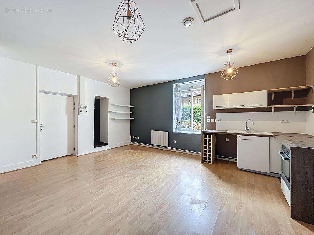 Appartement à MARENNES