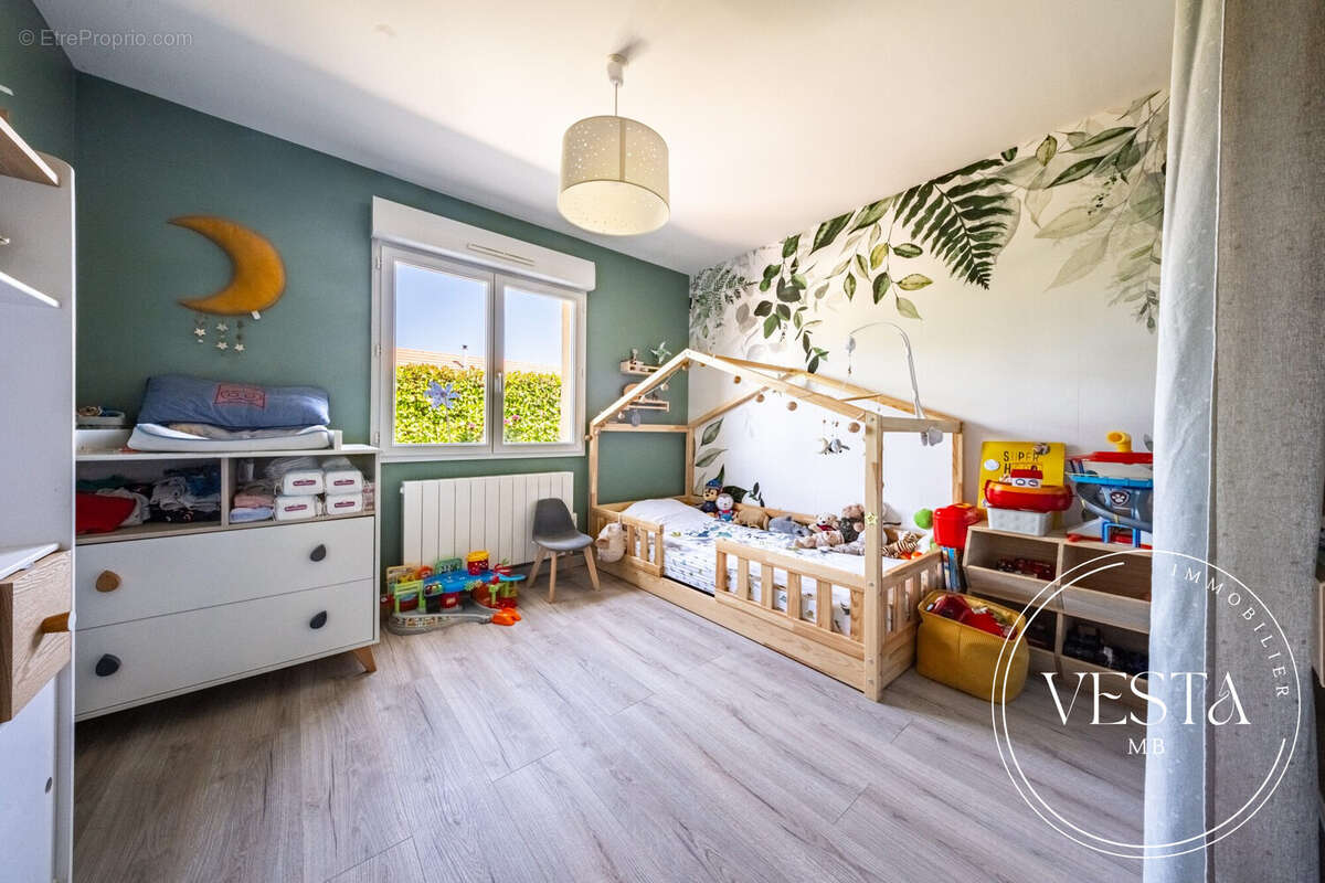 Maison 168 m² à Longchamp  - photo 9