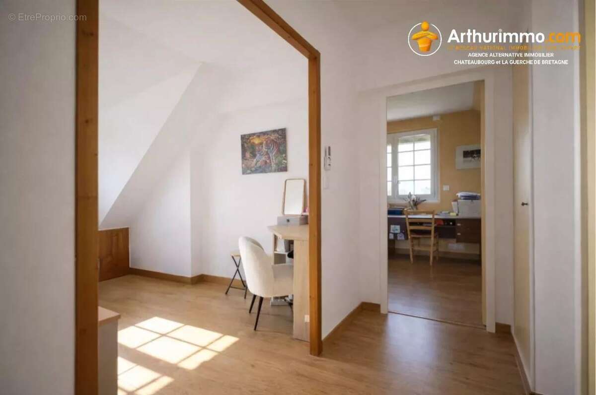 Maison à ARGENTRE-DU-PLESSIS