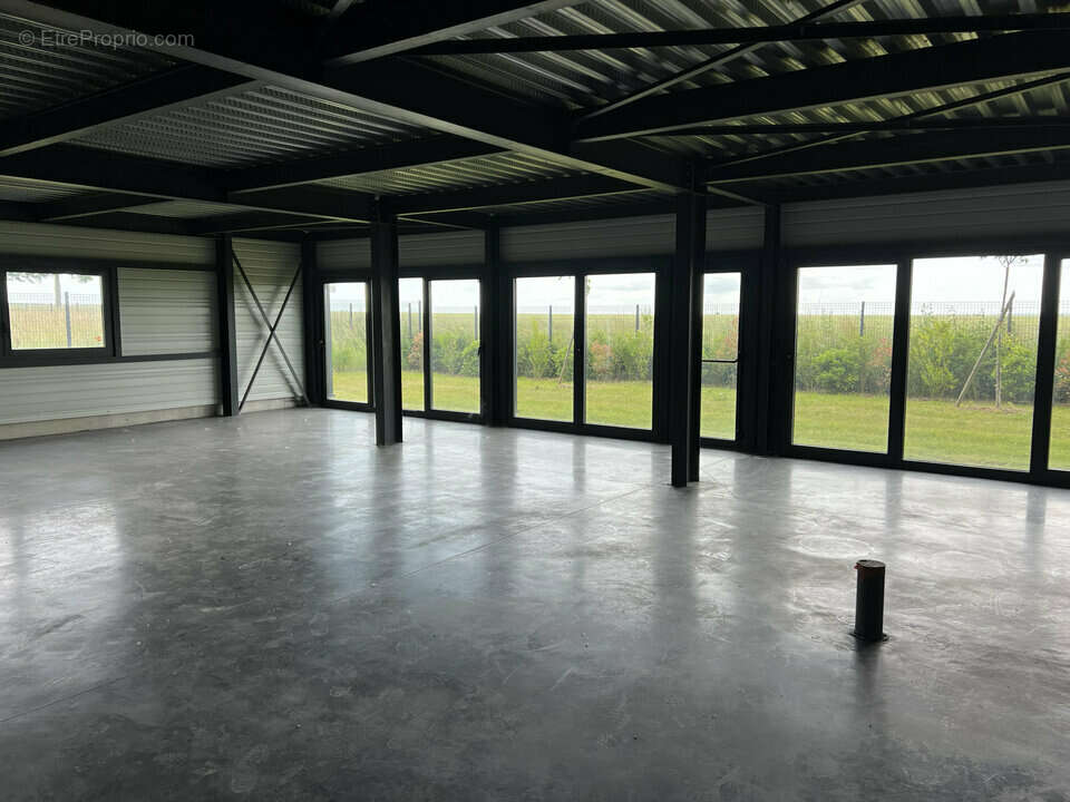 Autre à LE MESNIL-AMELOT