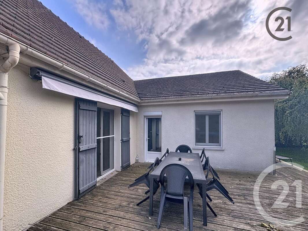 Maison à THORIGNY-SUR-OREUSE