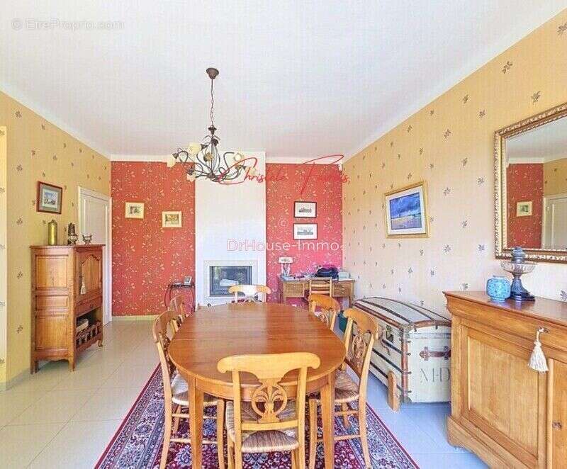 Maison 267 m² à Fougeres  - photo 4