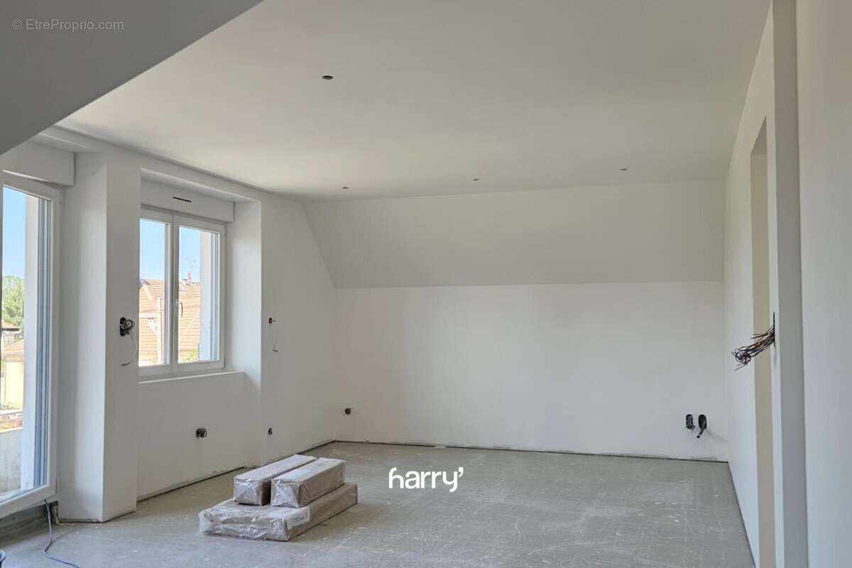 Appartement à FRASNE