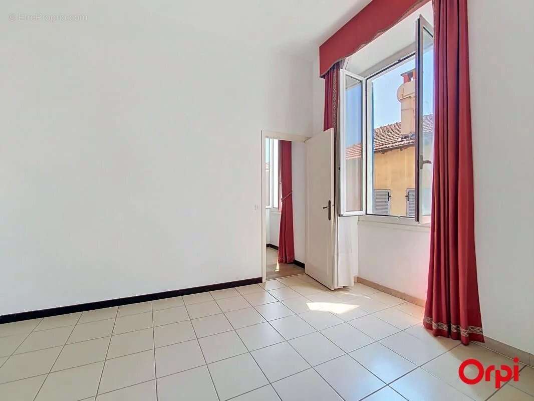 MENTON, QUARTIER GARAVAN : Deux appartements, (3p et studio) - photo 8