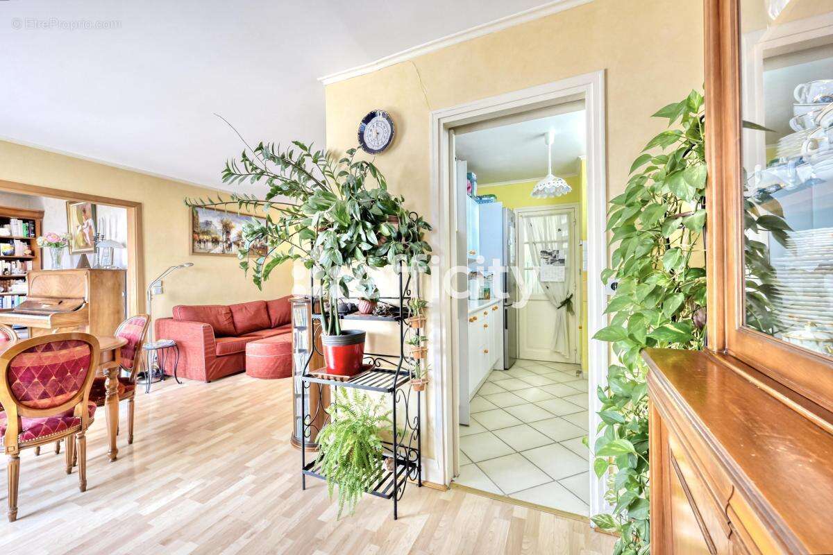 Appartement à MONTROUGE