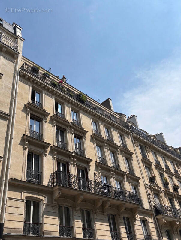 Appartement à PARIS-8E