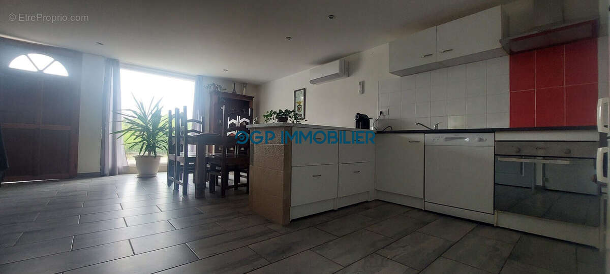 Maison à SAINT-ETIENNE-DE-TULMONT