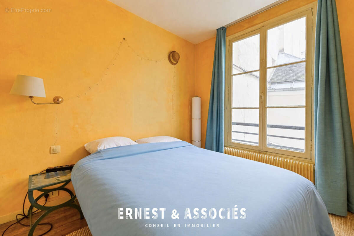 Appartement à PARIS-7E