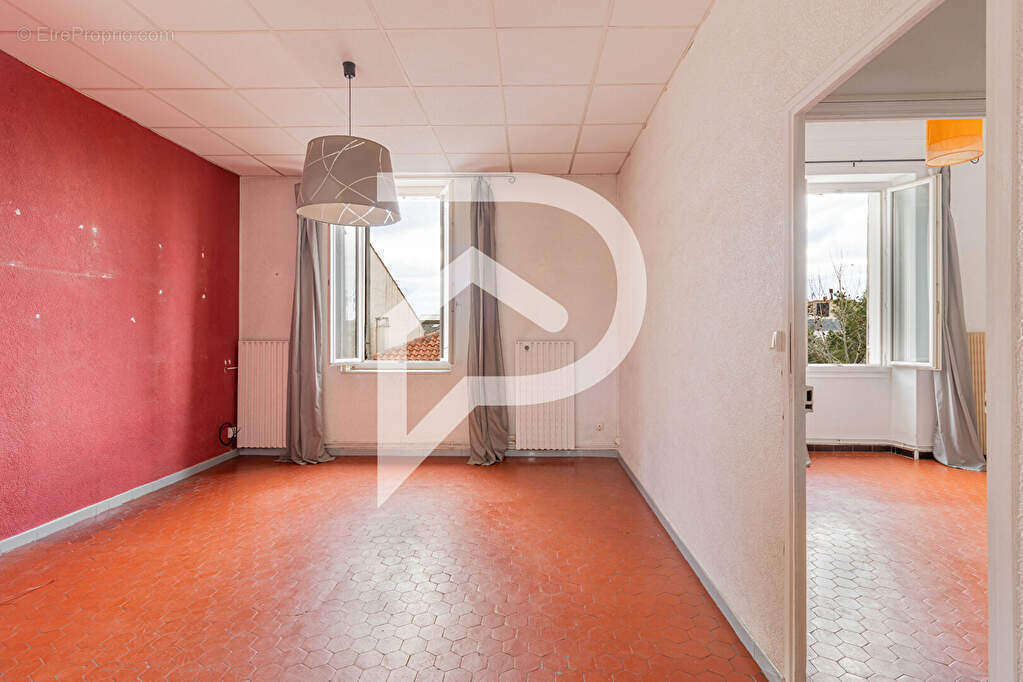 Appartement à MARSEILLE-7E