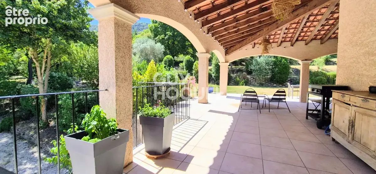 Mimet, Propriété de 267 m2 env sur terraIn de 4.124 m2 avec piscine - photo 6