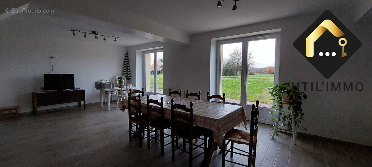 Maison à MONTIERCHAUME