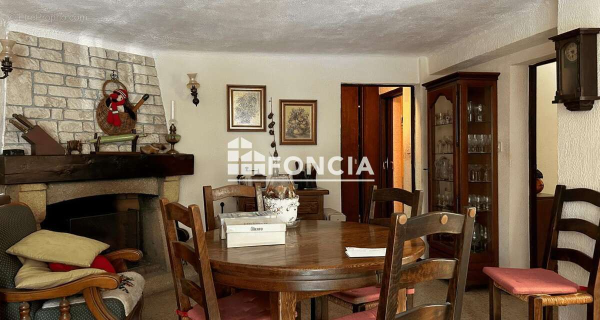 A Salon-de-Provence dans le vallon du Val de Cuech, Maison de 112 m2 sur un terrain de 2.730 m2 - photo 7