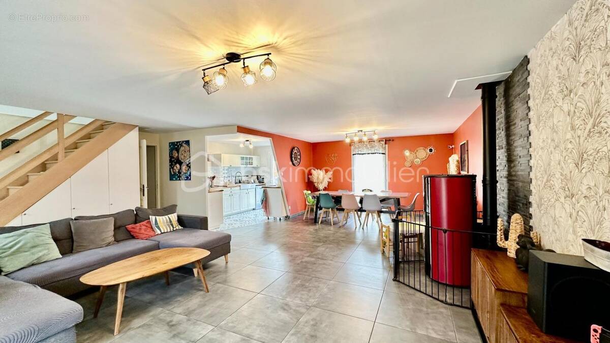 Maison à CLOS-FONTAINE