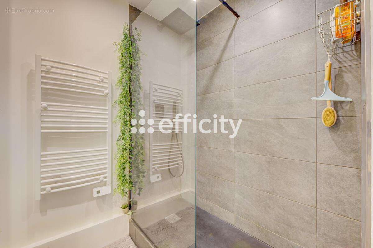 Appartement à ISSY-LES-MOULINEAUX