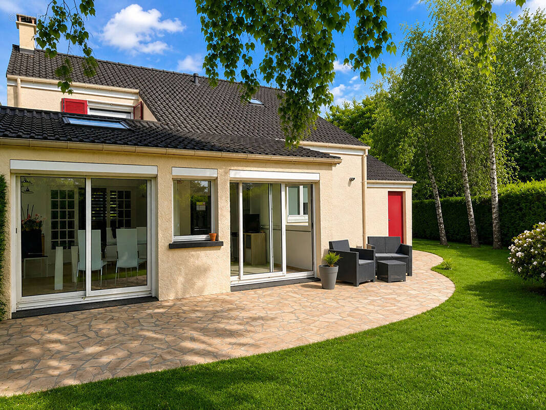 Maison à VOISINS-LE-BRETONNEUX