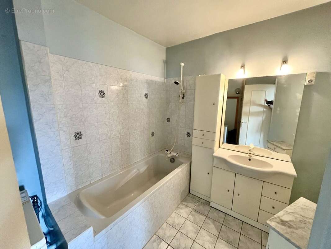 Appartement à FONTENAY-LE-FLEURY