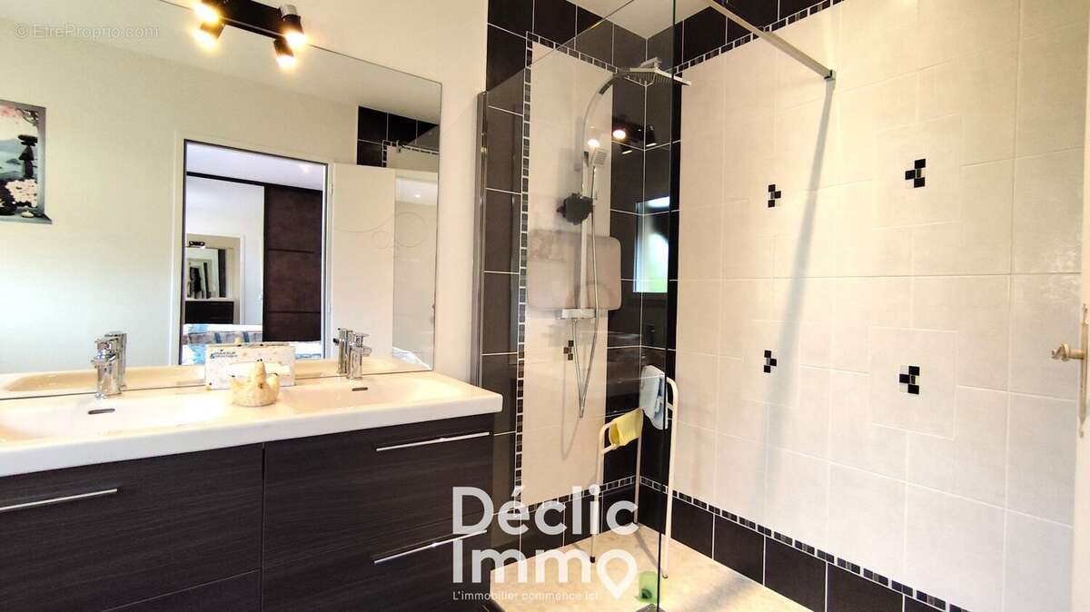 Maison à CHASSENEUIL-SUR-BONNIEURE