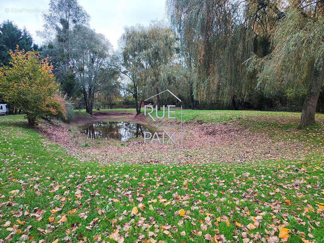 Terrain à MONTHOIRON