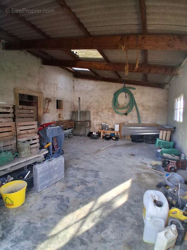 Maison à réhabiliter et grange 360 m2 exploitables / garages et terrain à jonville-en-woëvre - photo 10