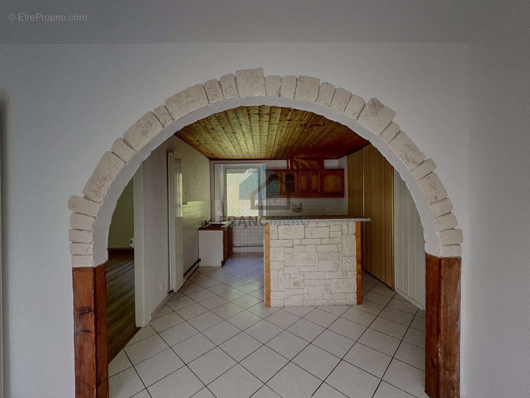Appartement à PONT-DE-ROIDE