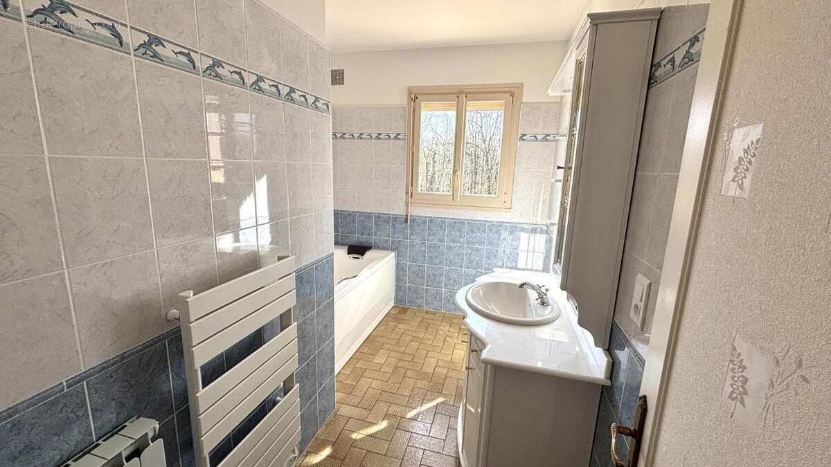 Maison à JUGEALS-NAZARETH
