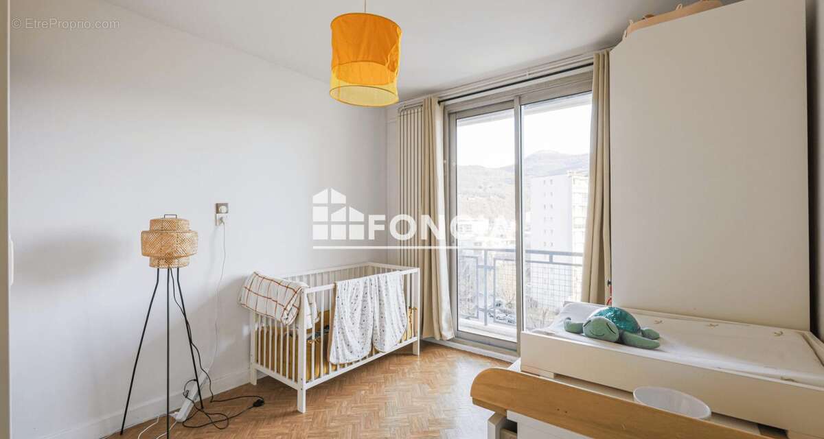 Appartement à SAINT-MARTIN-D&#039;HERES