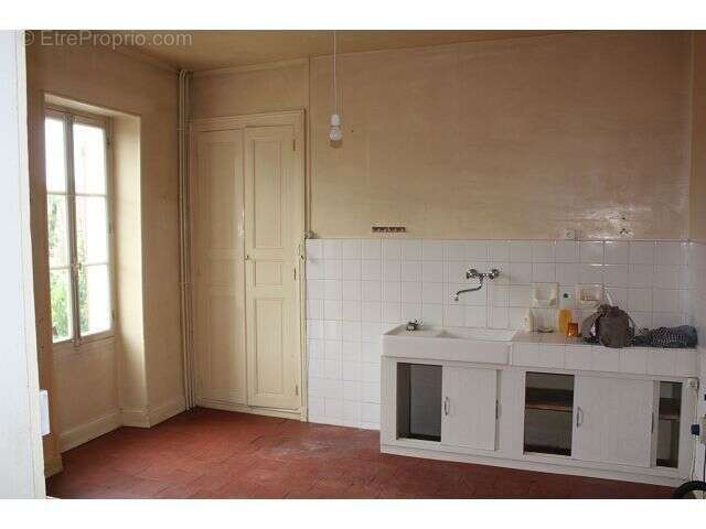 Maison à SAINT-COSME-EN-VAIRAIS