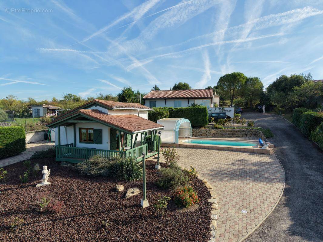 Maison à VILLENEUVE-DE-BERG