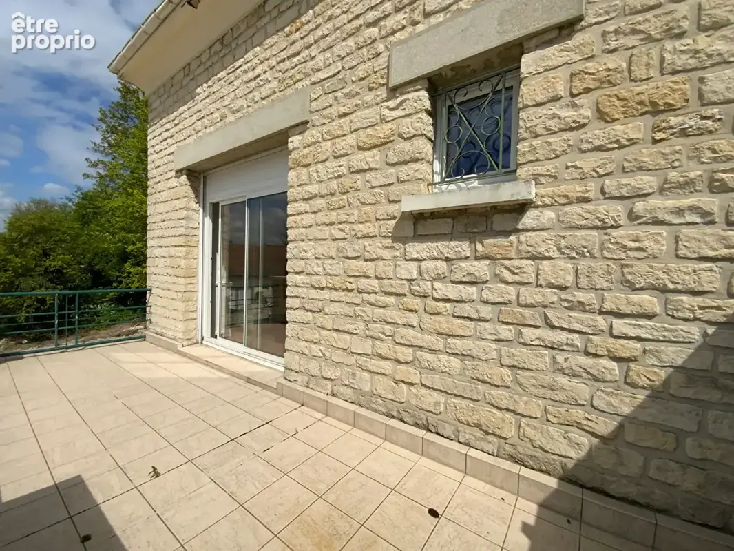 A PONT STE MARIE au 1 rue Anatole France, JOLI T2 rénové de 50M²  avec  JARDIN de 93M² et une TERRASSE de18M² - photo 2